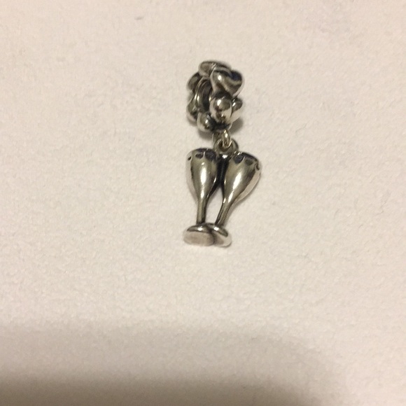 Pandora champagne flutes and hearts charm - Picture 2 of 3
